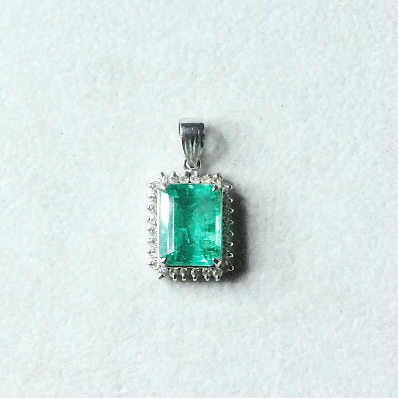 エメラルド ネックレストップ - Pt900・E2.32ct・D0.21ct